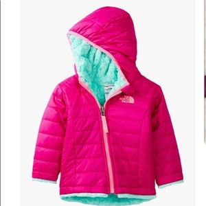 ISO ~ The Northface reversible coat size 5T